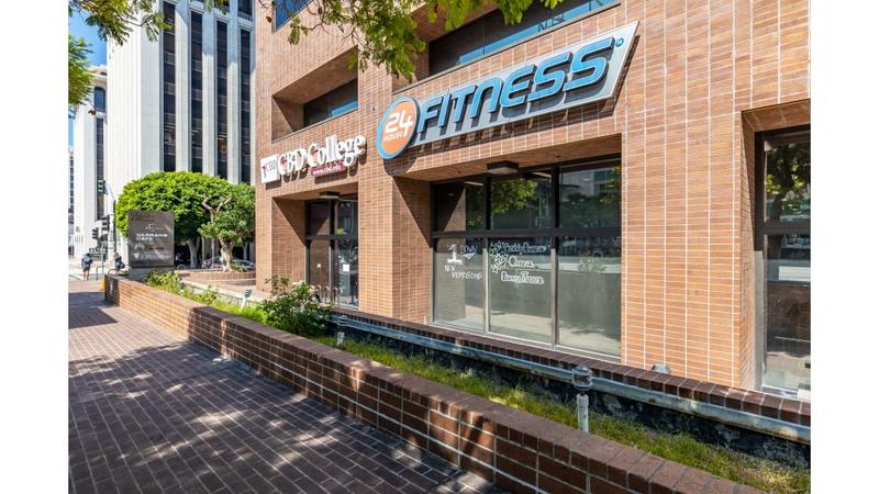 24 Hour Fitness