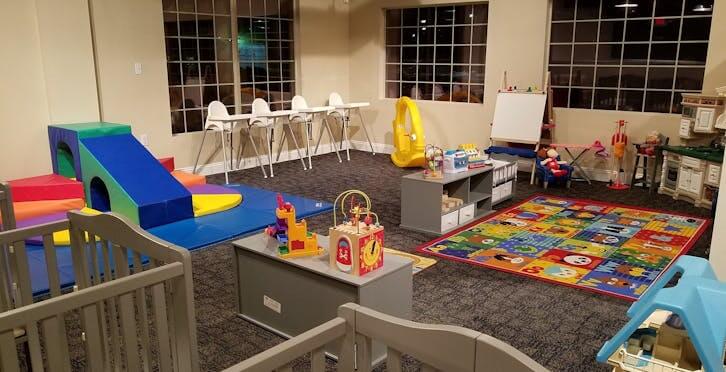 Gyms with Childcare in Chicago: LA Fitness, YMCA & FFC Locations
