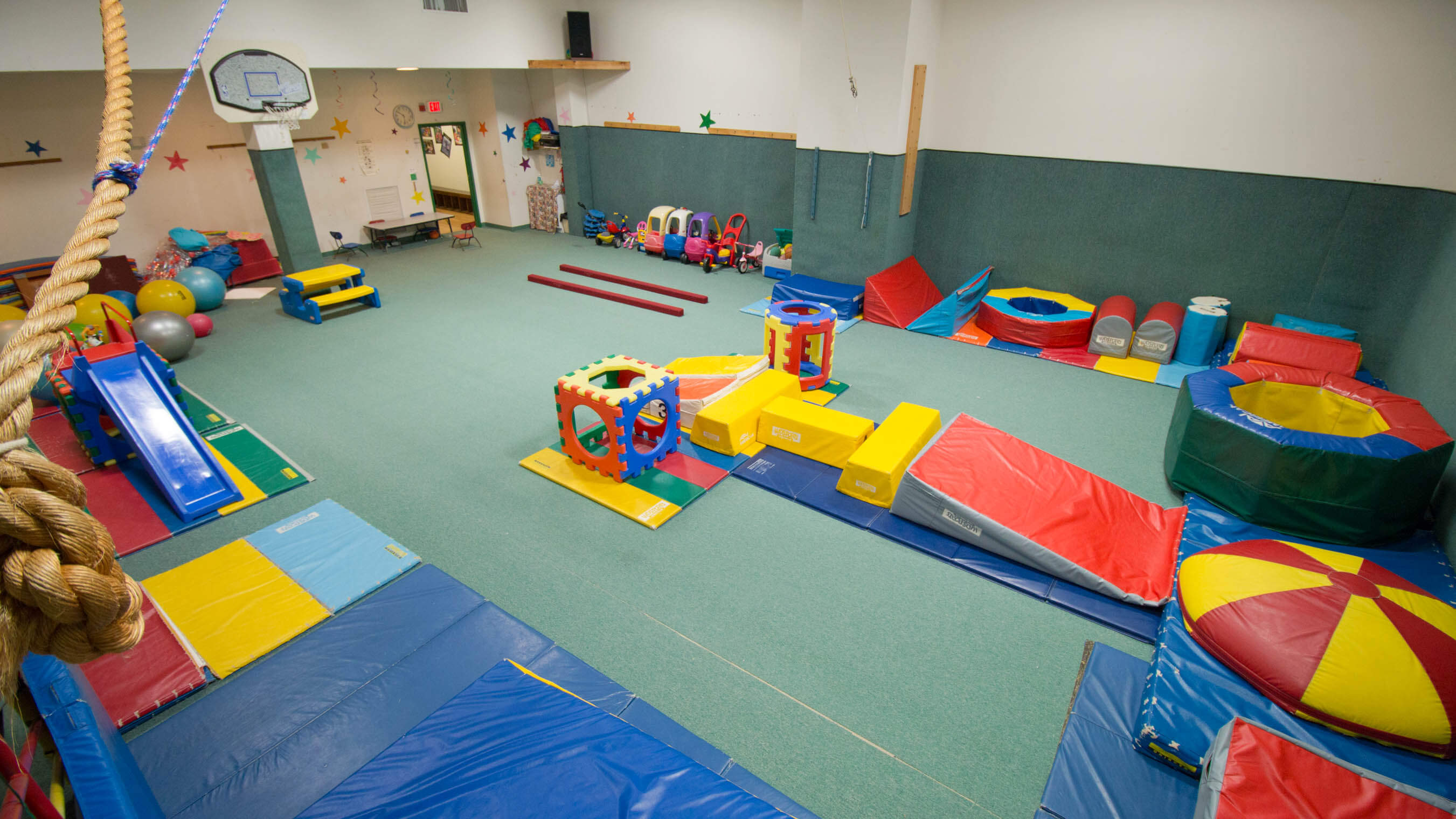 New York (BROOKLYN): Pricing, Schedules and Policies at Gyms with Childcare